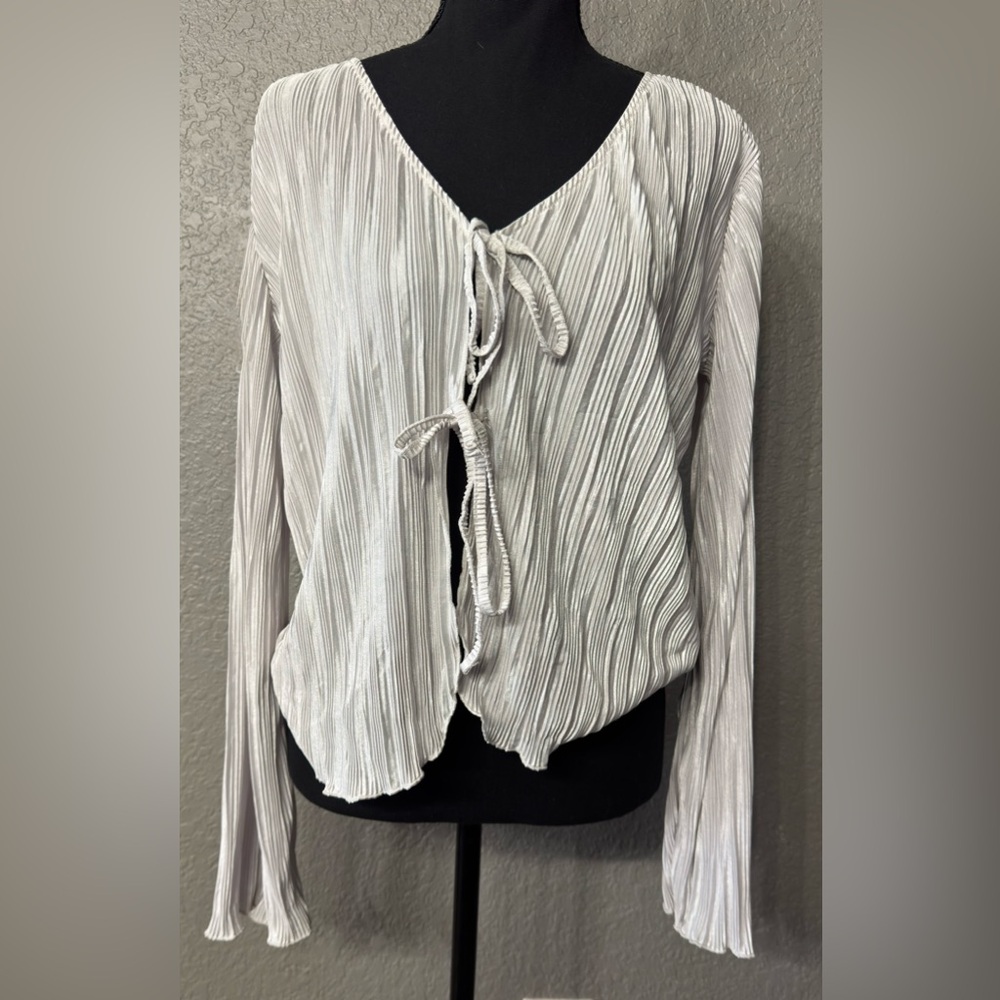 By Anthropologie Womens Shirt Small Gray Satin Open Wrap Tie Ribbed Bell Sleeve - Picture 7 of 7